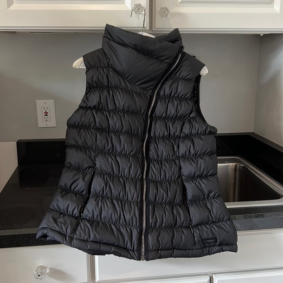 Athleta Jackets & Blazers - Athleta Puffer Vest